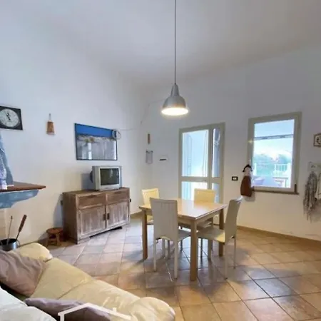 Free Parking 4 Minuti Dal Mare, Bbq Con Cortile San Teodoro (Sardinia)